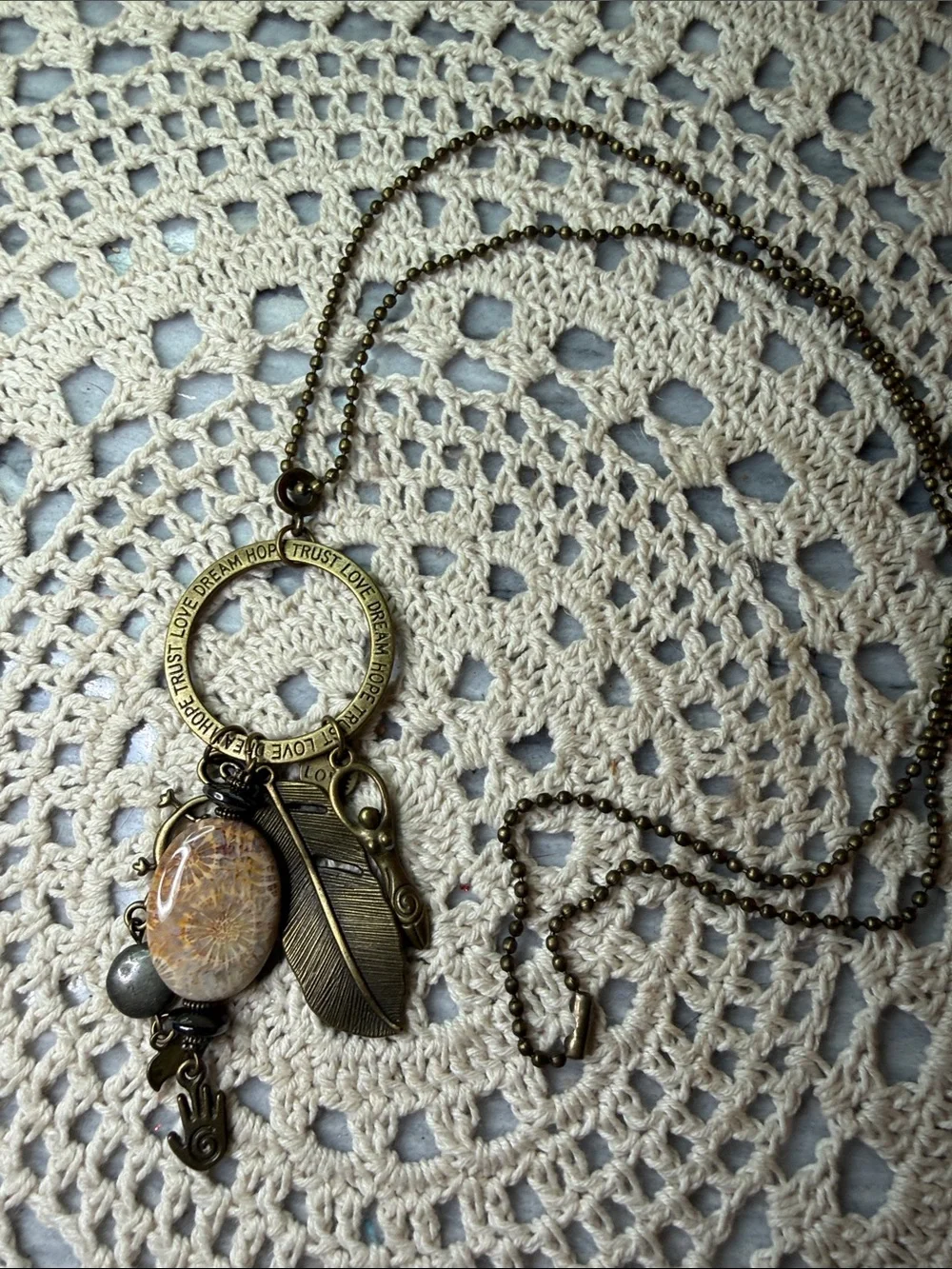 Vintage Brass Feather & Stone Pendant Necklace - Taupe